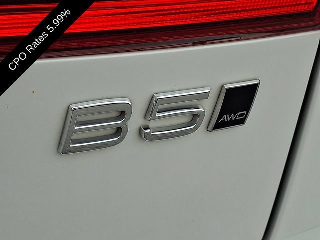 Certified 2024 Volvo XC60 B5 Plus w/ Protection Package Premier AWD/4WD image 33