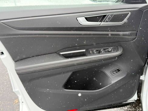 New 2026 Volkswagen Atlas Cross Sport SEL R-Line image 5