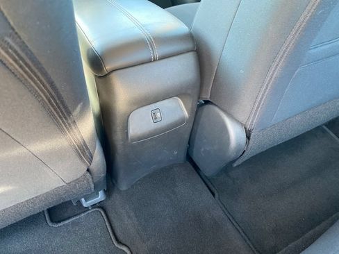 Used 2023 Nissan Sentra SV FWD image 32