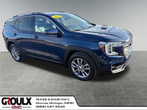 Used 2022 GMC Terrain SLT w/ Tech Package image 8