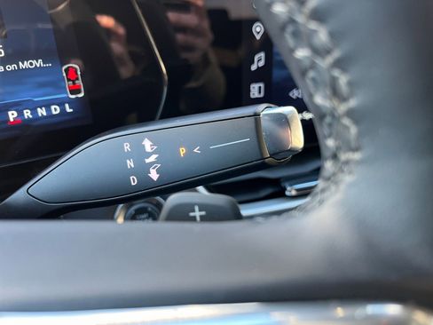 Used 2025 Chevrolet Equinox LT image 41