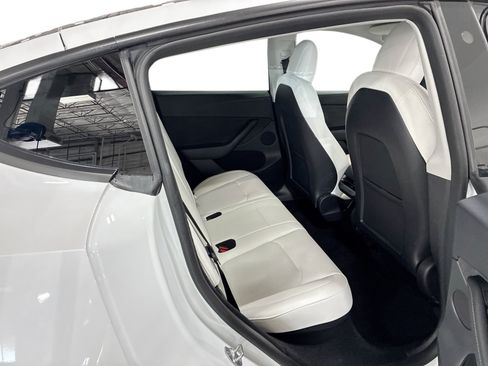 Certified 2023 Tesla Model Y Long Range AWD/4WD image 11