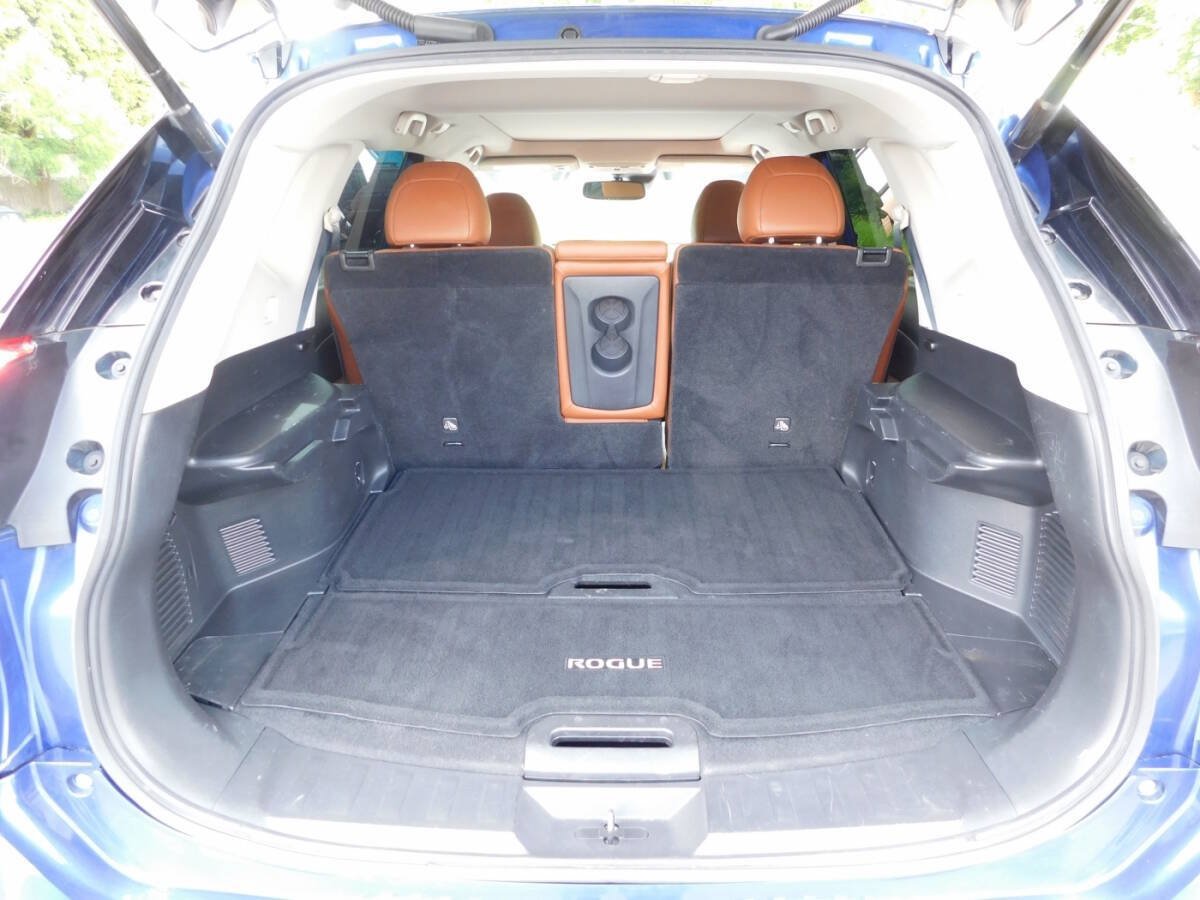 Used 2018 Nissan Rogue SL w/ Premium Package FWD image 5