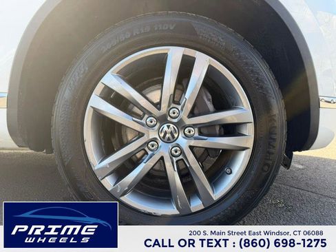 Used 2016 Volkswagen Touareg Lux image 25