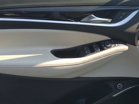 Certified 2024 Buick Enclave Essence FWD image 16