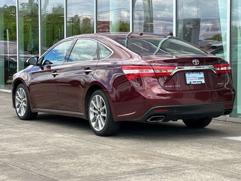 Used 2015 Toyota Avalon XLE Touring FWD image 5
