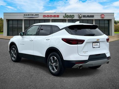 Used 2025 Chevrolet Blazer LT FWD image 7