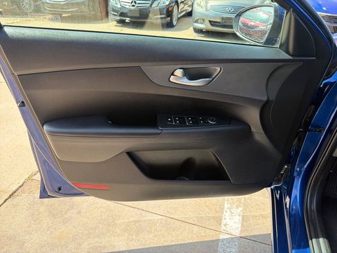 Used 2021 Kia Forte LXS FWD image 19