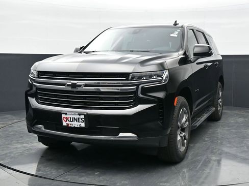 Used 2022 Chevrolet Tahoe LT w/ LT Signature Plus Package AWD/4WD image 3