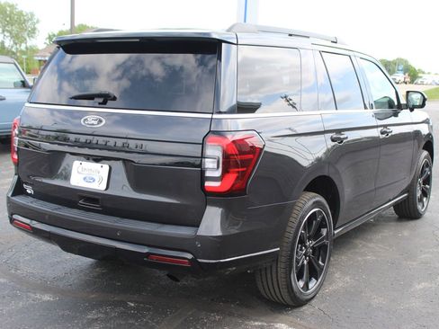 Used 2023 Ford Expedition Limited AWD/4WD image 6