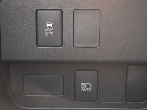 Certified 2020 Toyota Tacoma SR w/ SR Convenience Package AWD/4WD image 14
