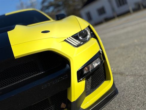 Used 2021 Ford Mustang Shelby GT500 w/ Carbon Fiber Track Pack image 14