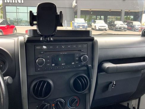 Used 2009 Jeep Wrangler X AWD/4WD image 6