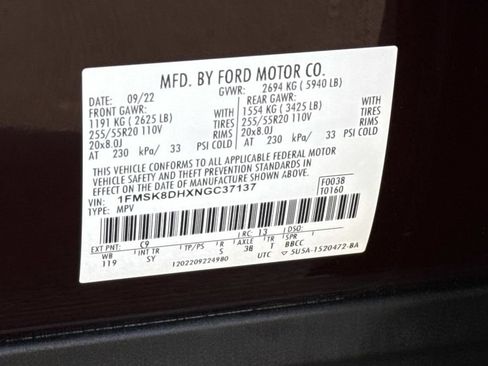 Used 2022 Ford Explorer XLT w/ Equipment Group 202A AWD/4WD image 26