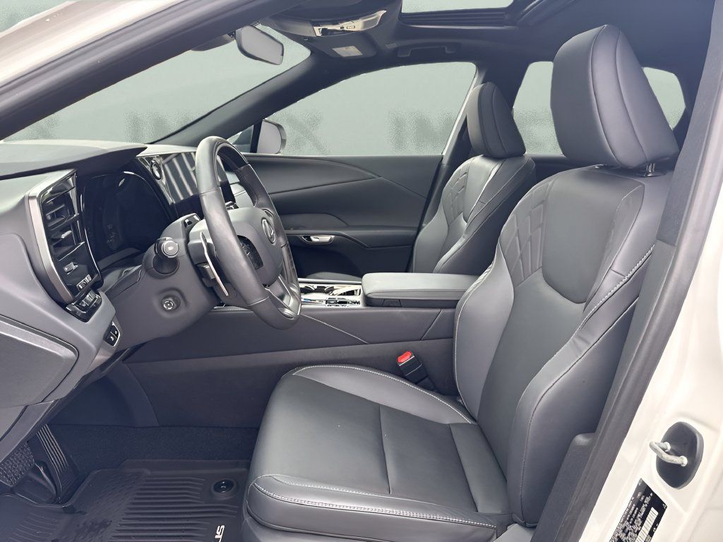 Used 2025 Lexus RX 350h w/ Convenience Package AWD/4WD image 9