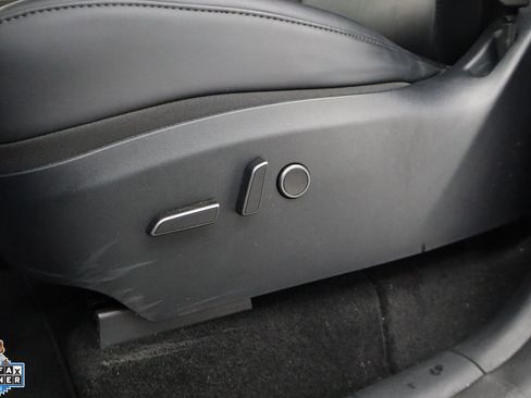 Used 2023 Tesla Model Y 2WD image 14
