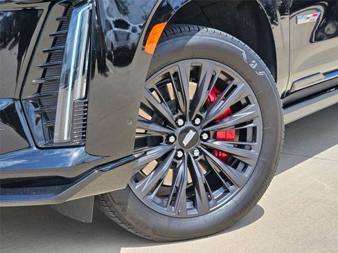 Used 2024 Cadillac Escalade V w/ LPO, ONYX Package AWD/4WD image 7