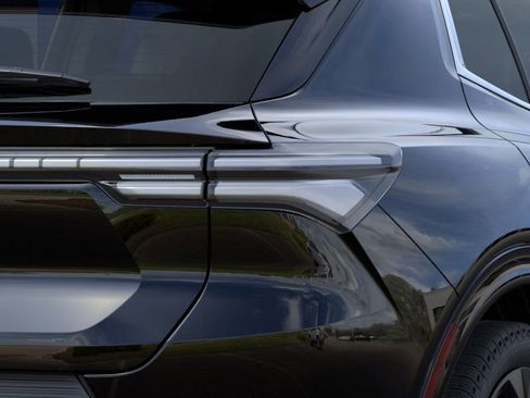 New 2025 Chevrolet Equinox EV LT image 35