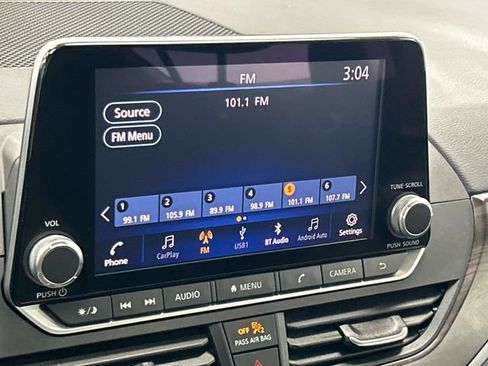 Used 2025 Nissan Altima 2.5 SV FWD image 32