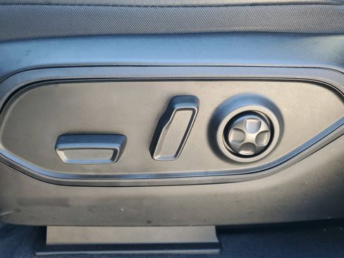 Used 2024 Jeep Grand Cherokee L Altitude image 14