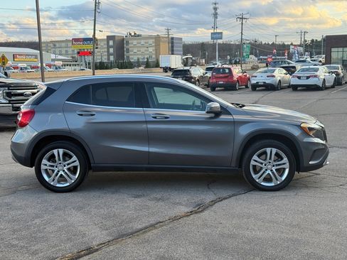 Used 2017 Mercedes-Benz GLA 250 4MATIC image 4