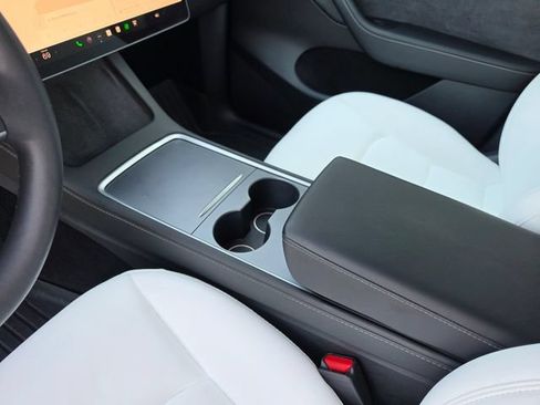 Used 2023 Tesla Model Y Performance AWD/4WD image 25