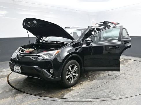 Used 2018 Toyota RAV4 XLE image 39