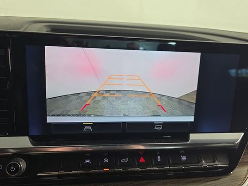 Used 2023 Chevrolet Silverado 1500 RST AWD/4WD image 17