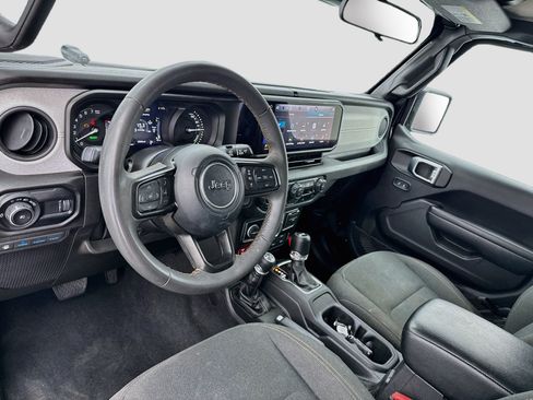 Used 2024 Jeep Wrangler Unlimited AWD/4WD image 7