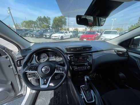 Used 2021 Nissan Rogue Sport S image 33