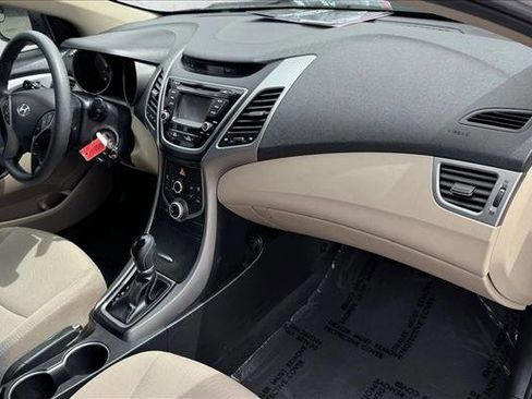 Used 2016 Hyundai Elantra SE w/ Option Group 02 FWD image 20