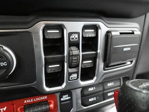 Used 2020 Jeep Gladiator Mojave AWD/4WD image 29