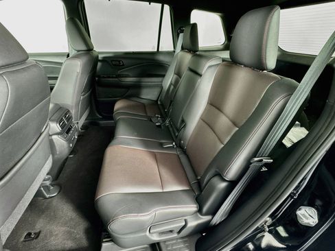 Certified 2024 Honda Passport Black Edition image 25