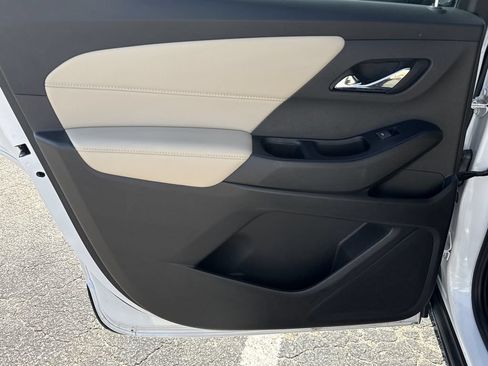 Used 2023 Chevrolet Traverse LT w/ LPO, Floor Liner Package FWD image 23