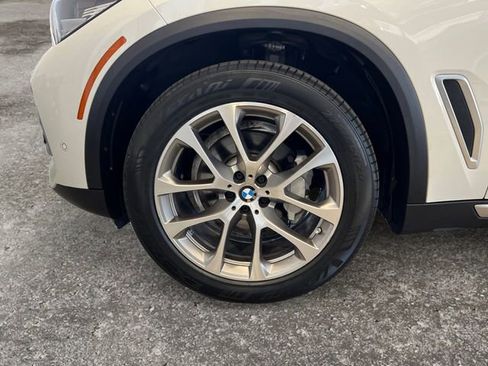 Used 2022 BMW X5 xDrive40i AWD/4WD image 12
