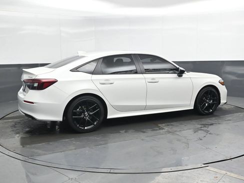 Used 2025 Honda Civic Sport image 2