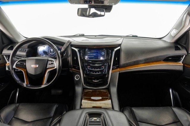 Used 2018 Cadillac Escalade ESV Luxury RWD image 12