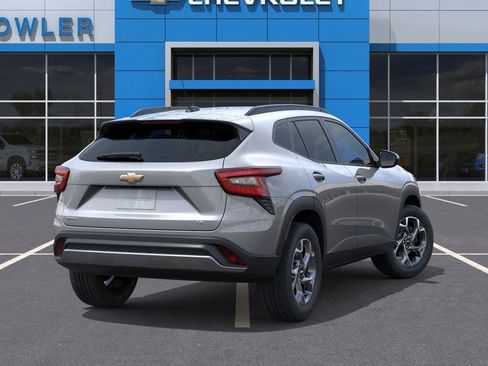 New 2025 Chevrolet Trax LT w/ Driver Confidence Package FWD image 4