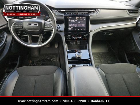 Used 2023 Jeep Grand Cherokee Altitude AWD/4WD image 13