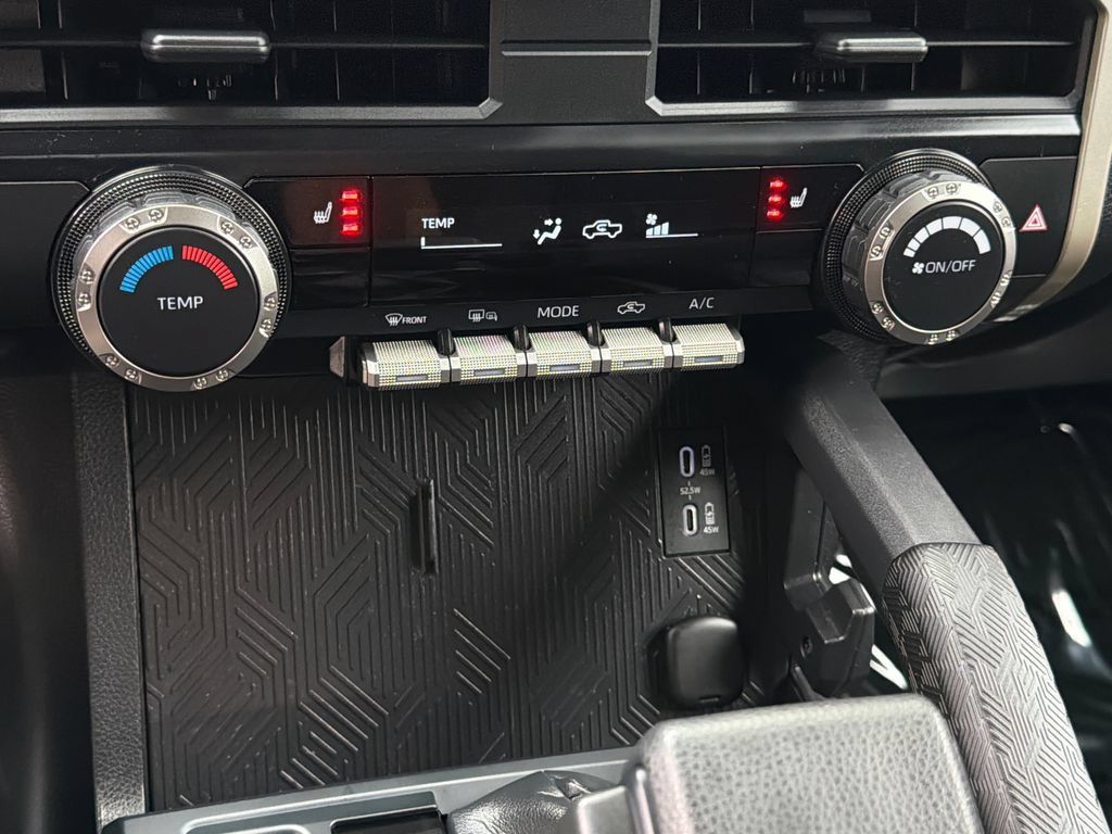 Used 2025 Toyota Tacoma SR5 AWD/4WD image 22