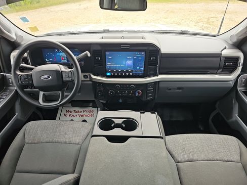 Used 2025 Ford F250 XLT w/ Black Appearance Package AWD/4WD image 19