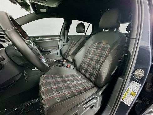 Used 2018 Volkswagen Golf 4-Door image 20