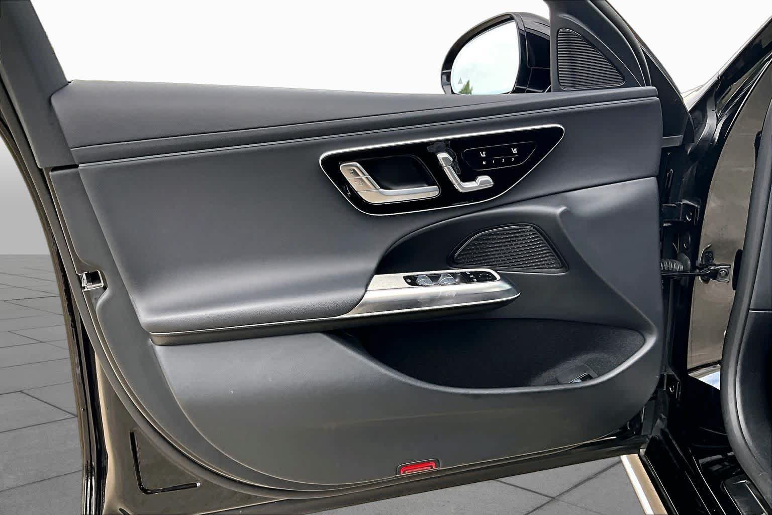 Used 2025 Mercedes-Benz E 350 Sedan image 19