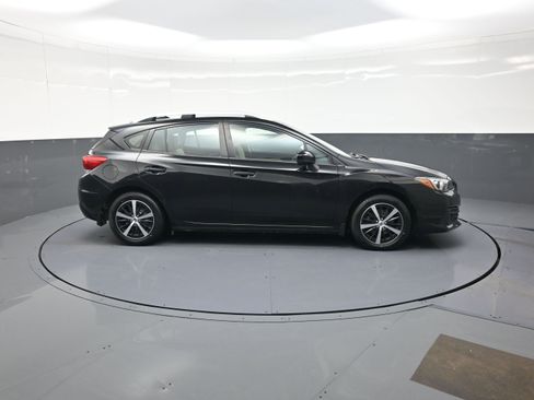 Used 2023 Subaru Impreza Premium image 2