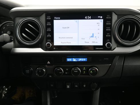 Used 2023 Toyota Tacoma TRD Off-Road AWD/4WD image 17
