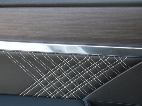 Certified 2024 GMC Acadia Denali image 29