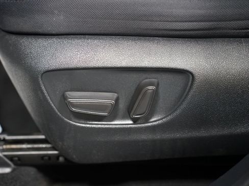 Used 2021 Toyota Highlander L FWD image 30