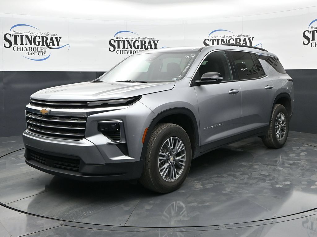 Certified 2025 Chevrolet Traverse LT AWD/4WD image 3