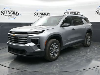 Used 2025 Chevrolet Traverse LT