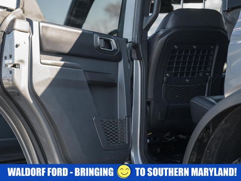 Used 2025 Ford Bronco Badlands image 39